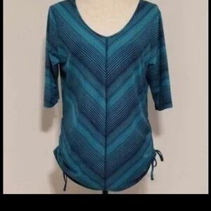 Columbia Omni-wick 3/4 sleeve  blue striped large